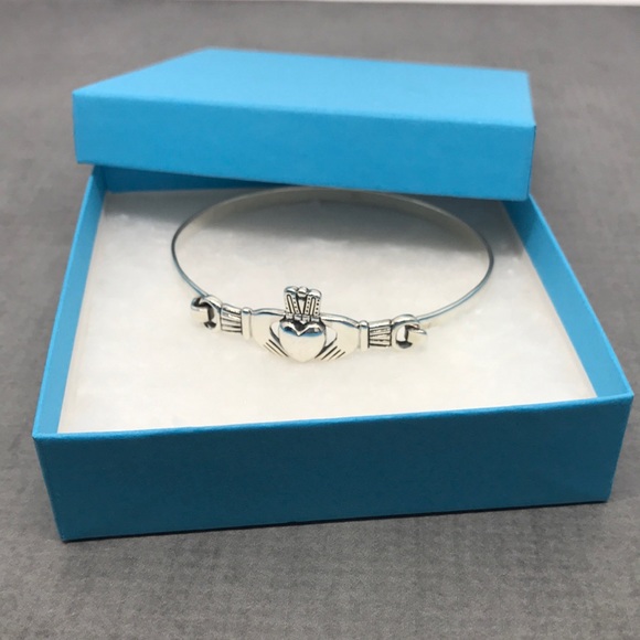NWT- Sterling Silver (925) Claddagh Bangle - Picture 3 of 9